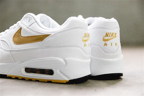 Nike Air Max 90 gold stockx